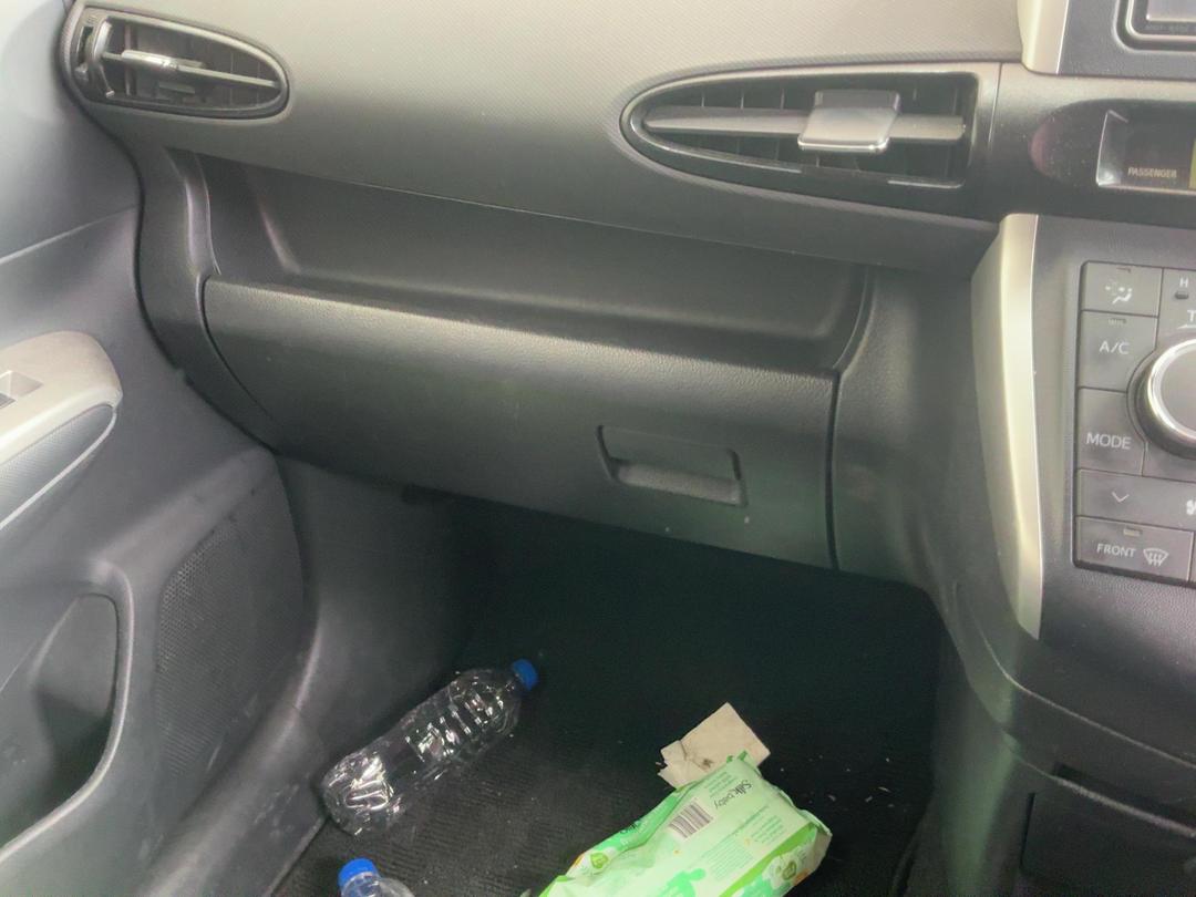Photo '23' of Toyota Wish Photo '23' of Toyota Wish