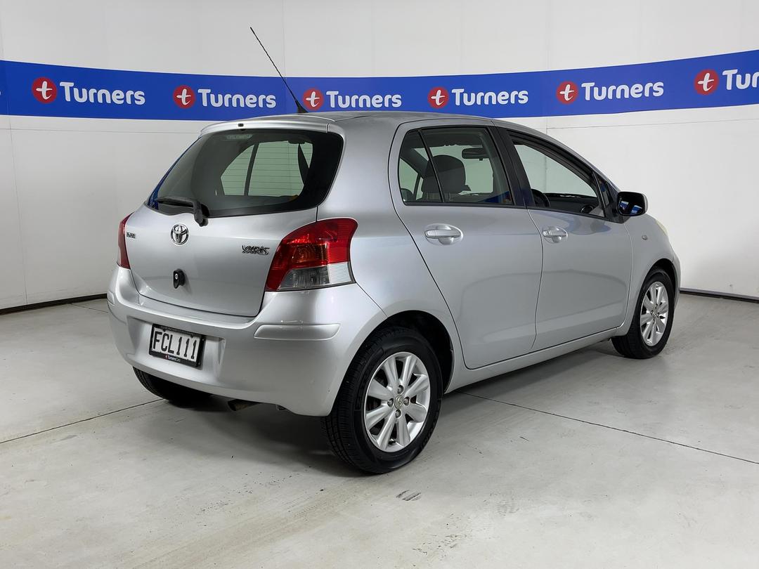 Photo '7' of Toyota Yaris