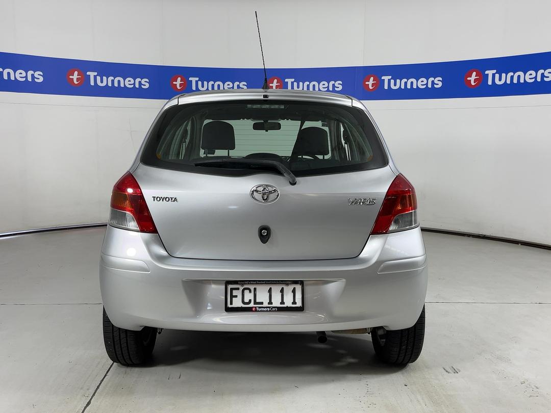 Photo '6' of Toyota Yaris