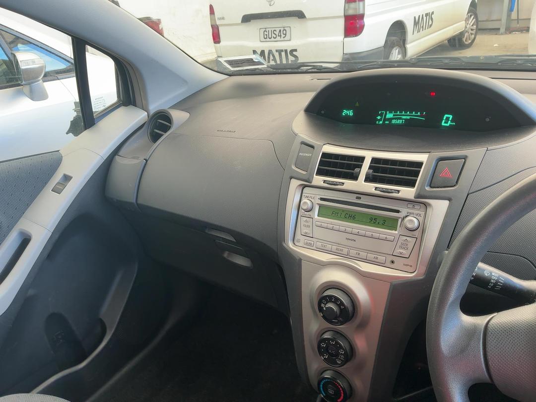Photo '20' of Toyota Yaris T130