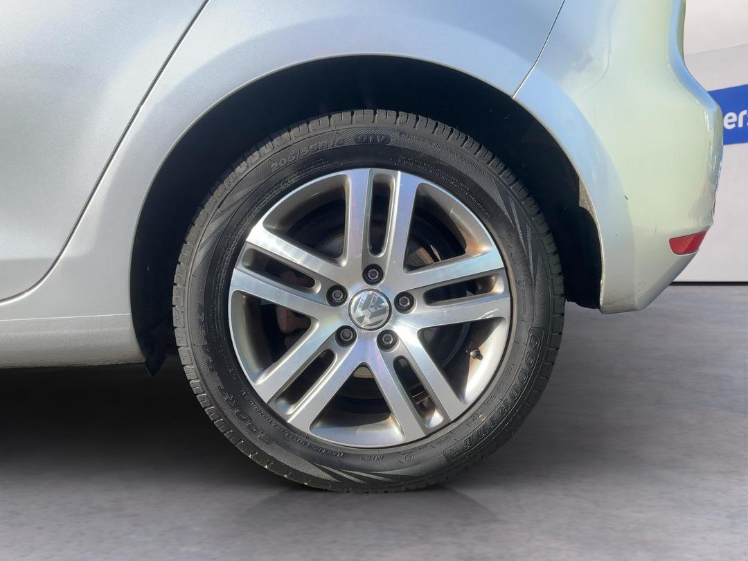 Photo '11' of Volkswagen Golf