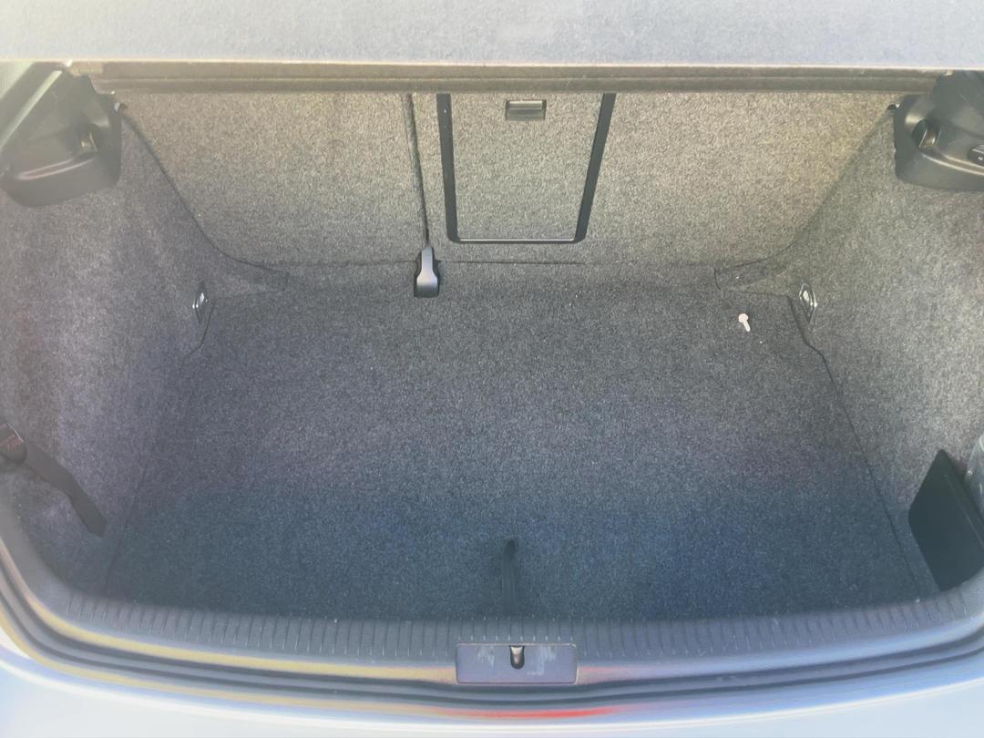 Photo '14' of Volkswagen Golf