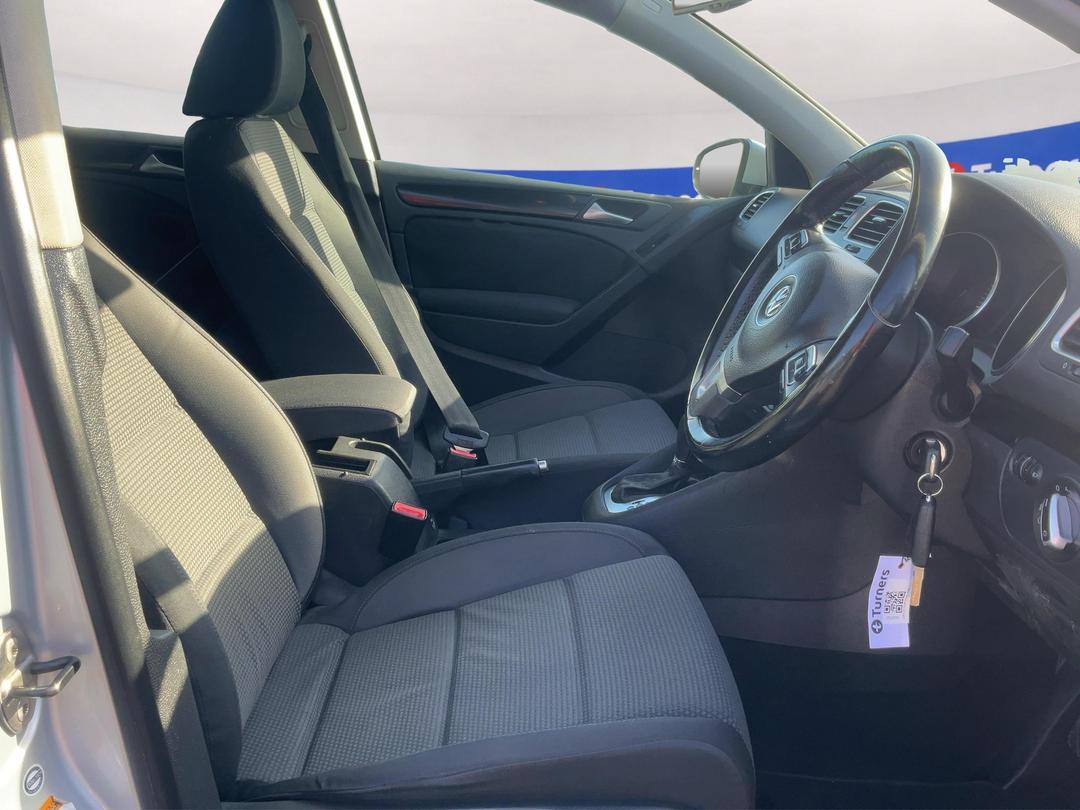 Photo '16' of Volkswagen Golf