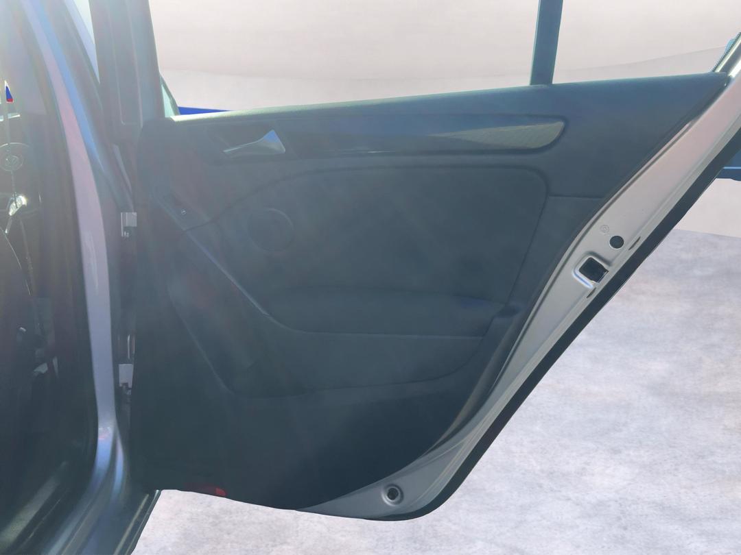 Photo '19' of Volkswagen Golf