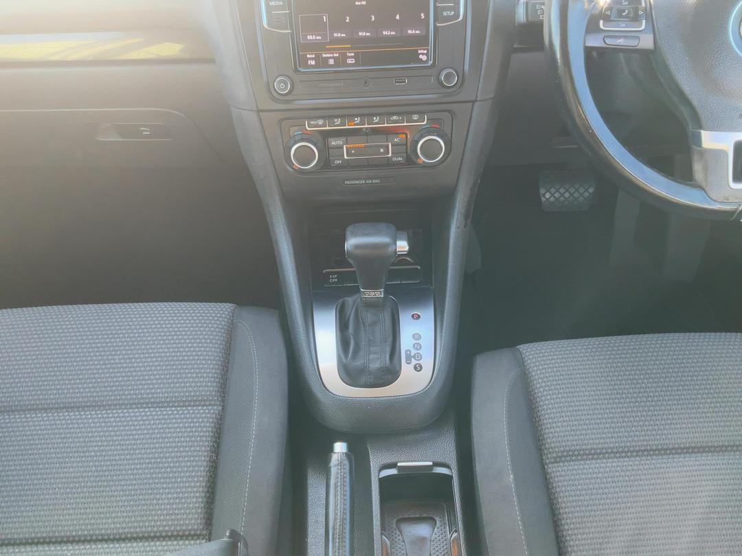 Photo '18' of Volkswagen Golf