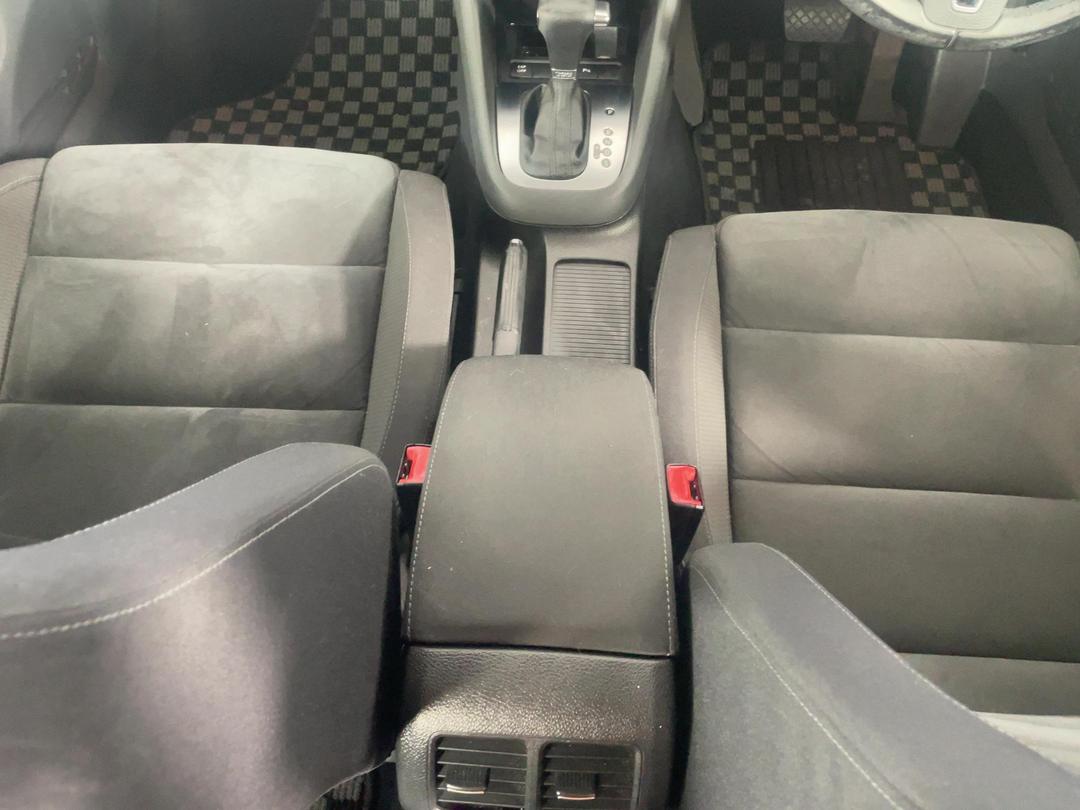 Photo '18' of Volkswagen Golf
