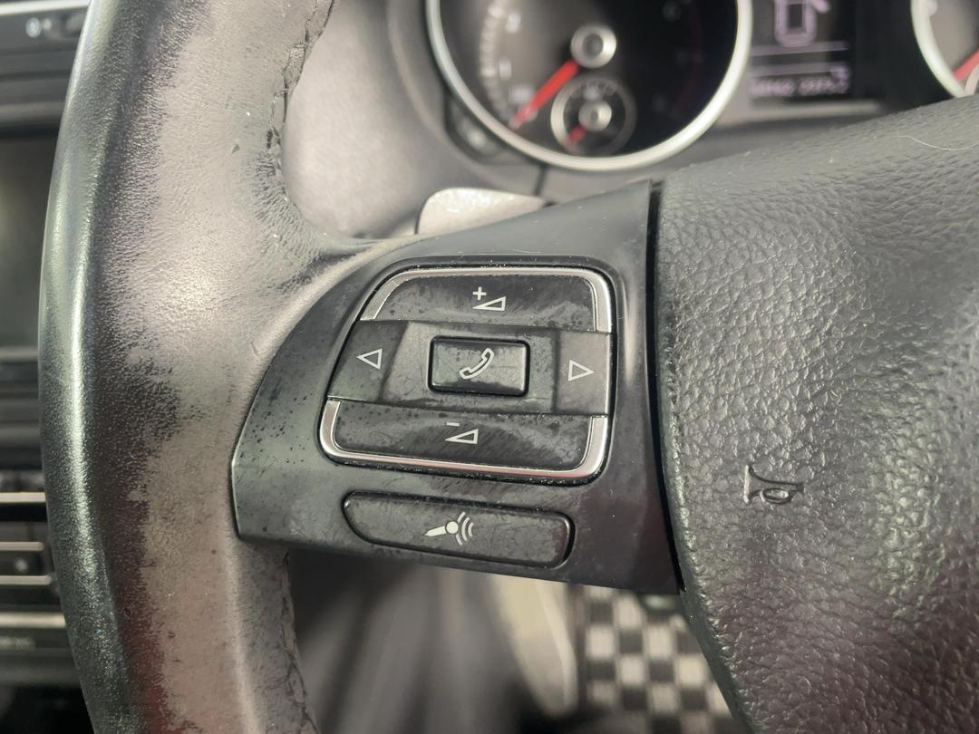 Photo '23' of Volkswagen Golf