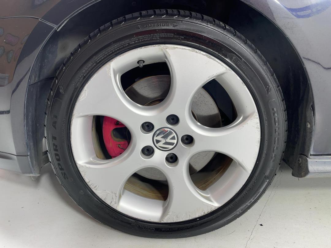 Photo '10' of Volkswagen Golf