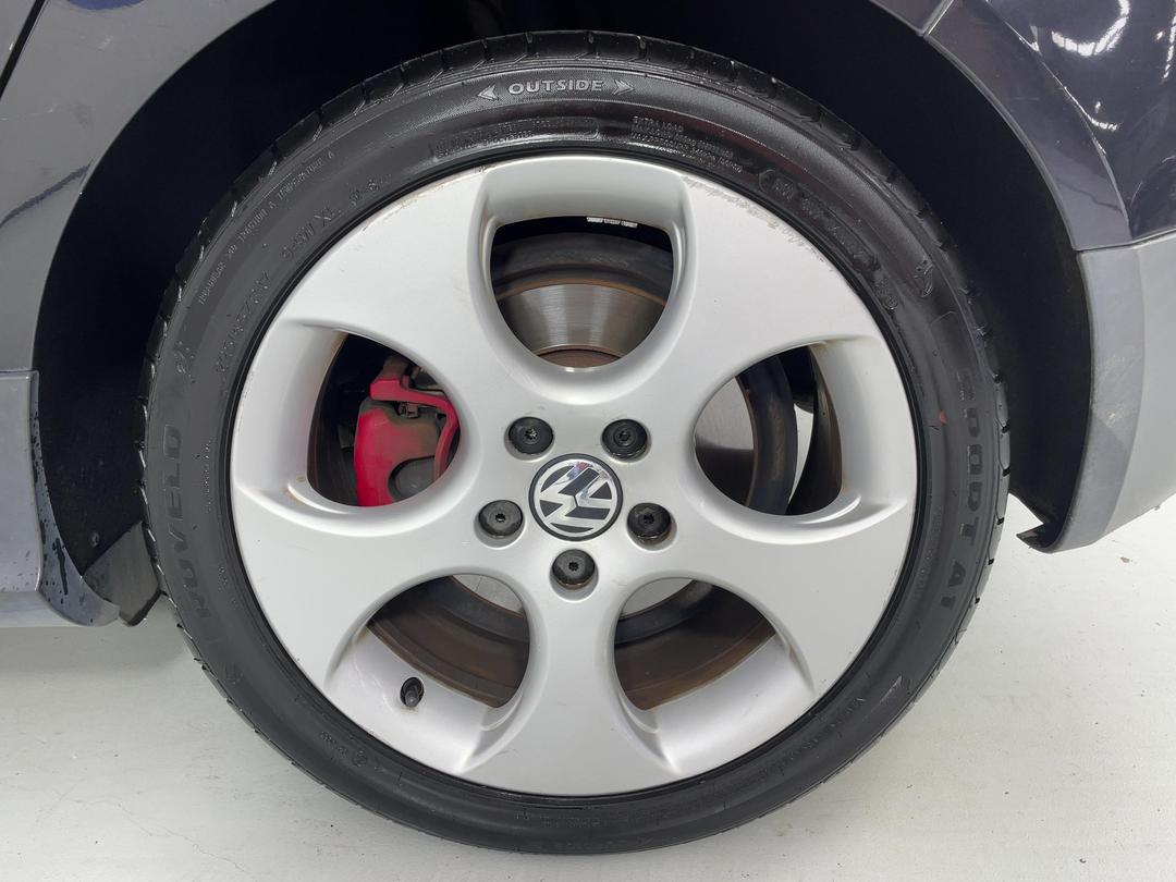 Photo '11' of Volkswagen Golf