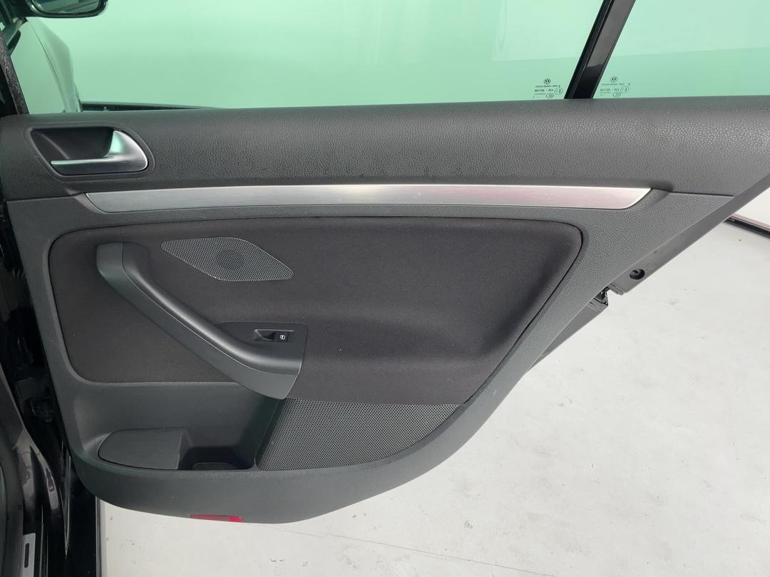 Photo '19' of Volkswagen Golf