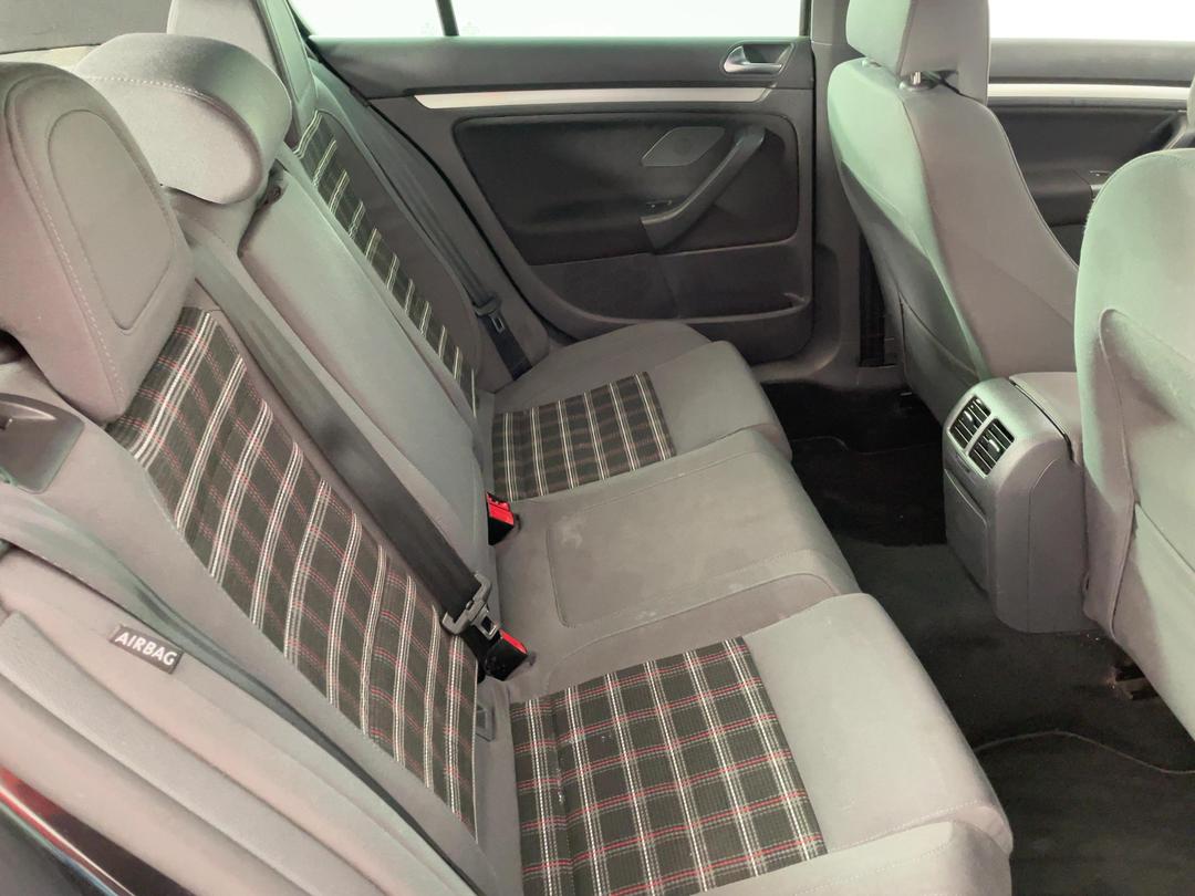 Photo '20' of Volkswagen Golf