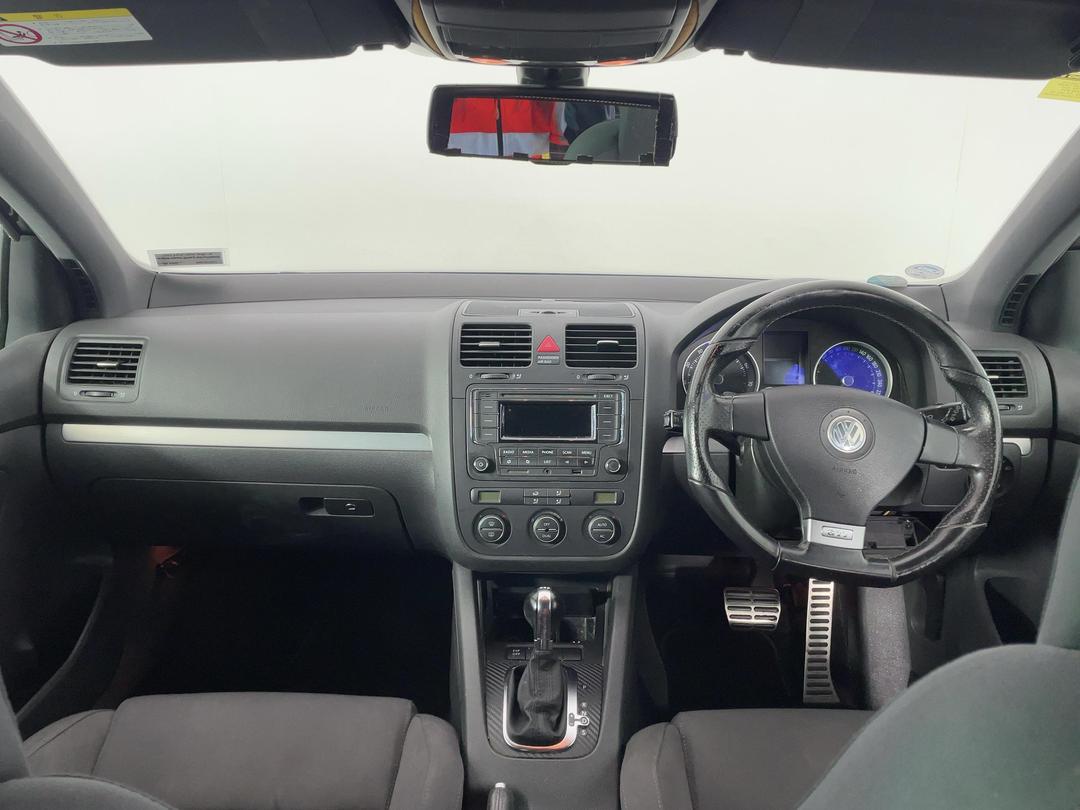Photo '17' of Volkswagen Golf