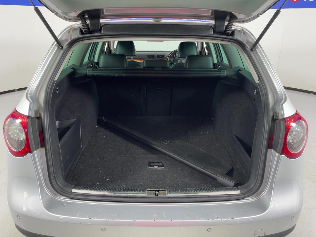 Photo '12' of Volkswagen Passat Variant3.2V64M Photo '12' of Volkswagen Passat Variant3.2V64M