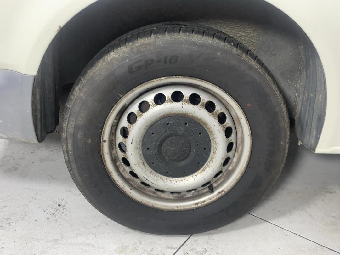 Photo '8' of Volkswagen T5 SWB TDI TIP