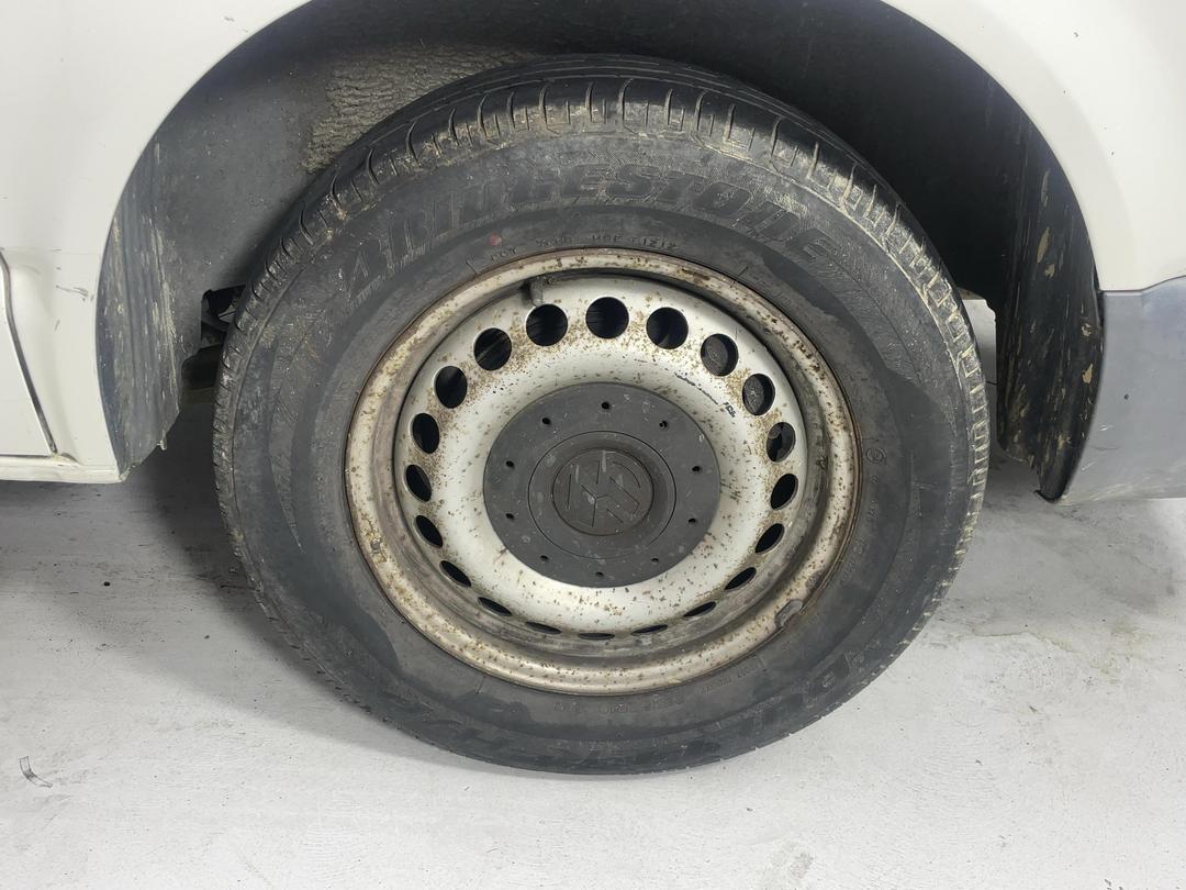 Photo '11' of Volkswagen T5 SWB TDI TIP