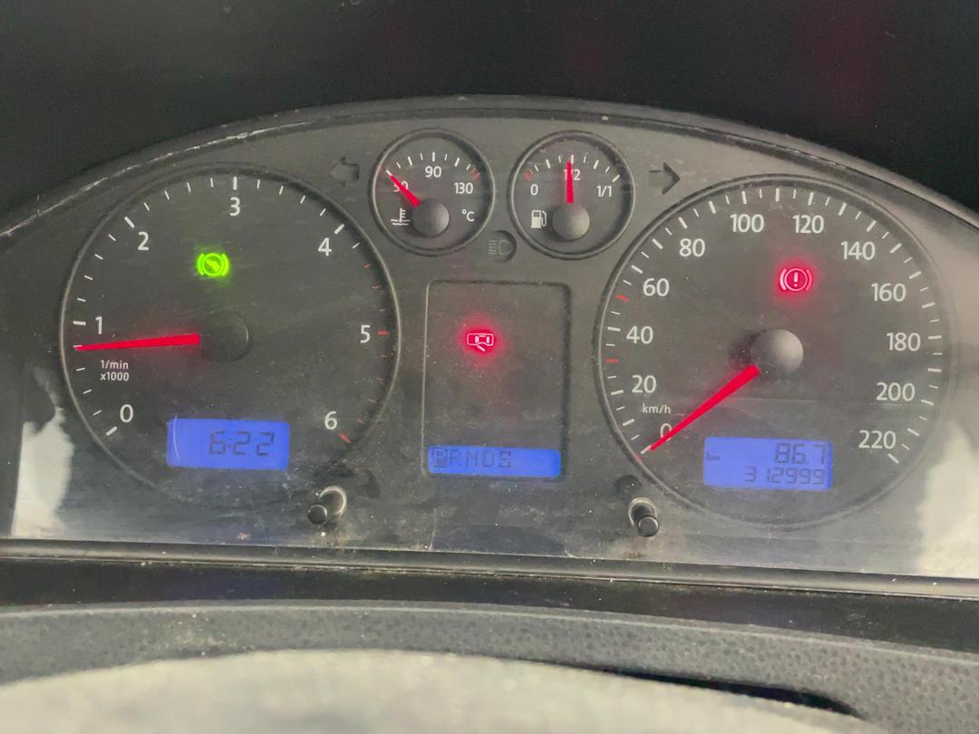 Photo '16' of Volkswagen T5 SWB TDI TIP
