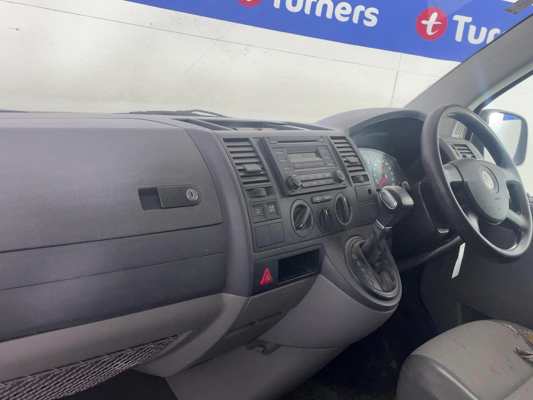 Photo '17' of Volkswagen T5 SWB TDI TIP
