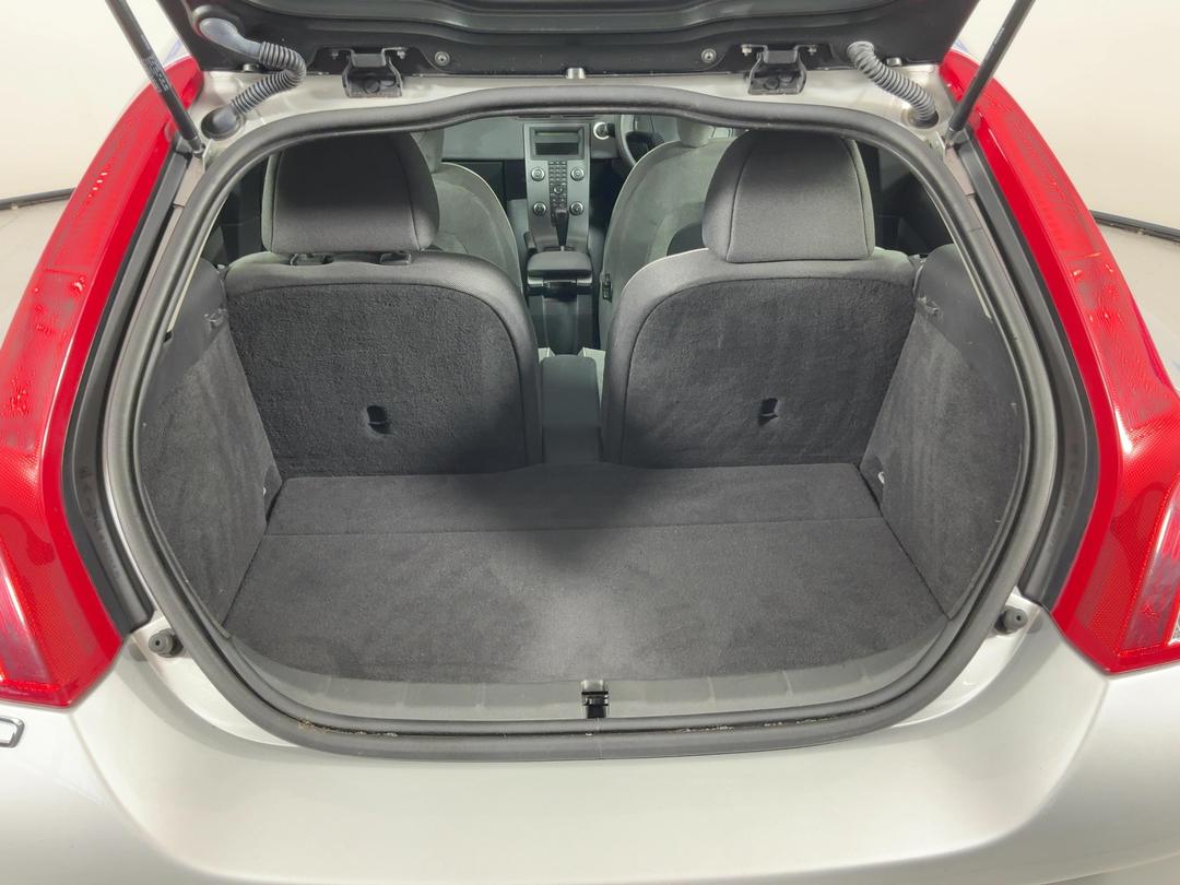 Photo '14' of Volvo C30