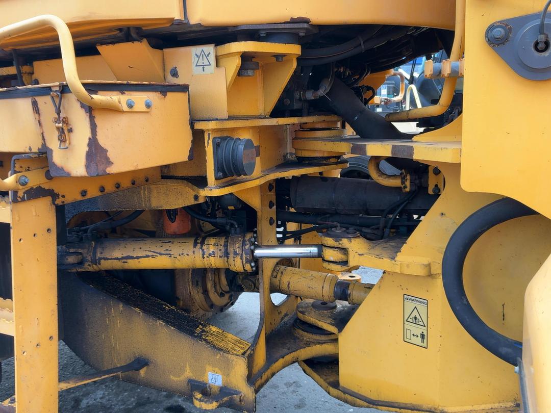 Photo '15' of Volvo L180F Log Loader
