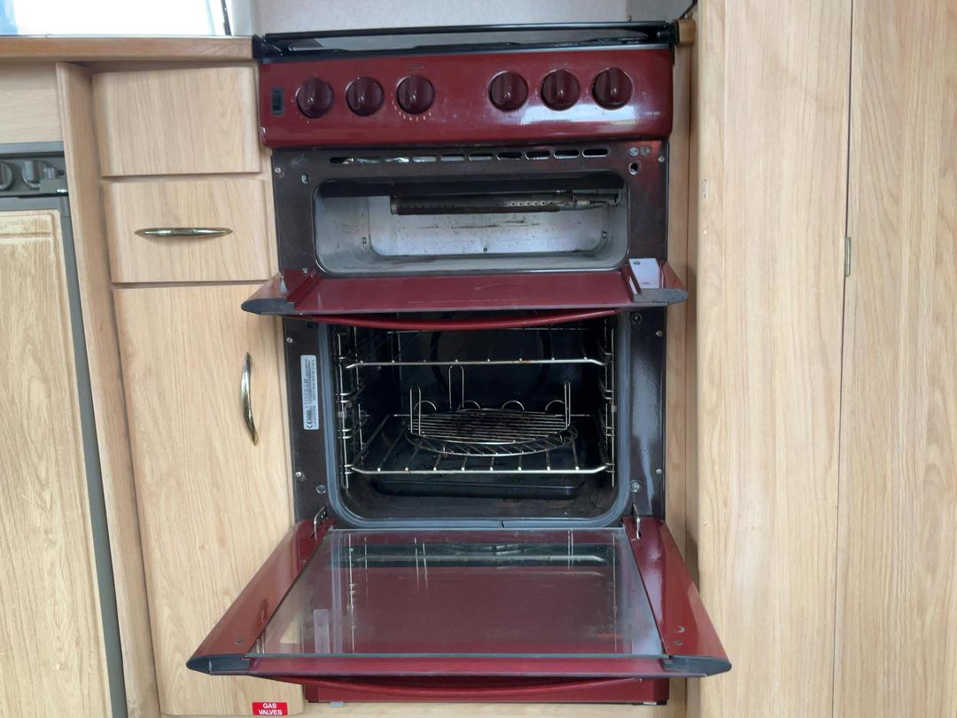 Photo '18' of Archway Royale Caravan - Tandem Photo '18' of Archway Royale Caravan - Tandem