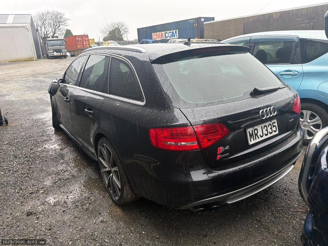 Photo '4' of Audi A4 S4 Avant Photo '4' of Audi A4 S4 Avant