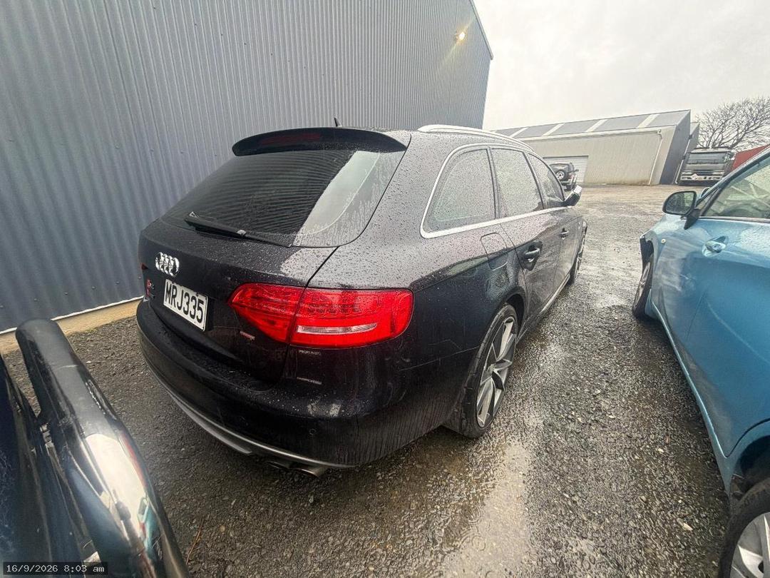Photo '8' of Audi A4 S4 Avant Photo '8' of Audi A4 S4 Avant