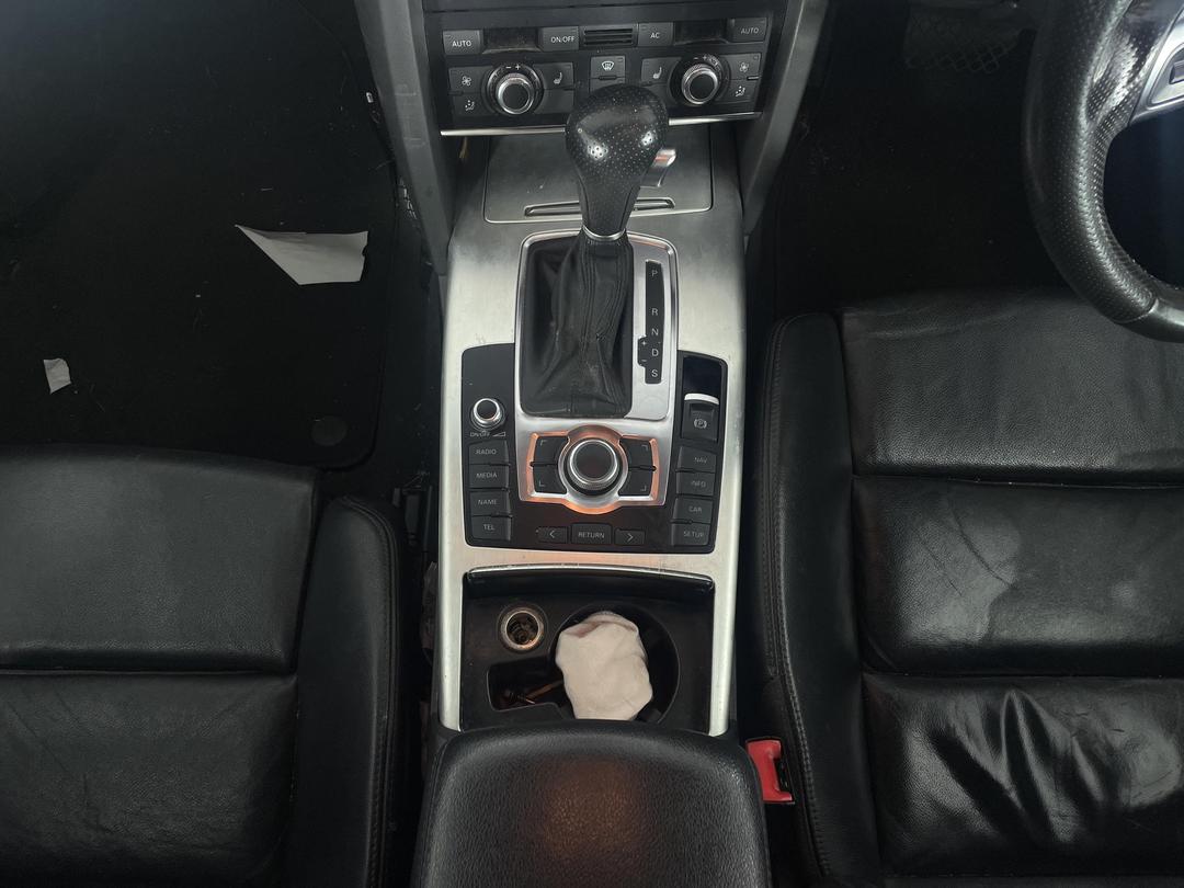 Photo '16' of Audi A6 T FSI Q Avant