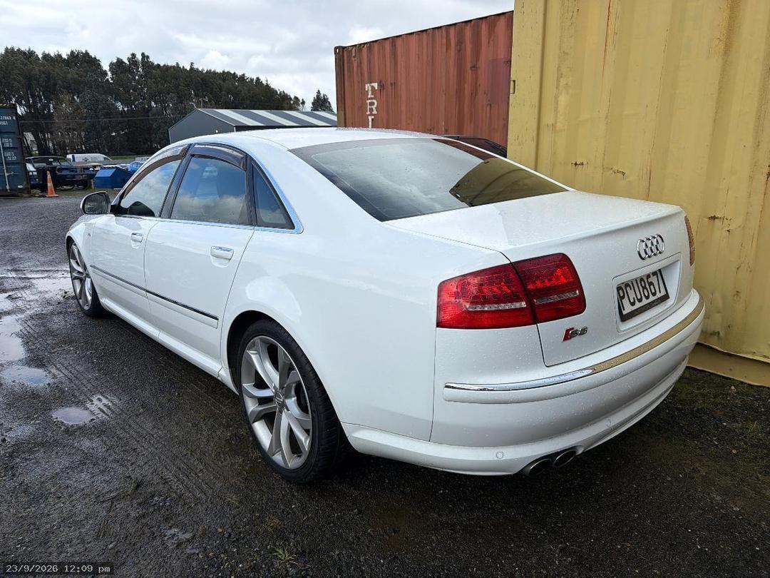 Photo '7' of Audi S8 Photo '7' of Audi S8