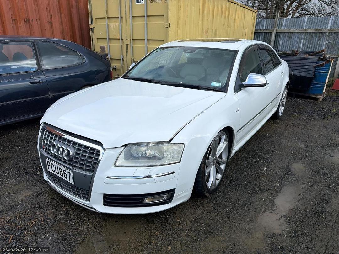 Photo '9' of Audi S8 Photo '9' of Audi S8
