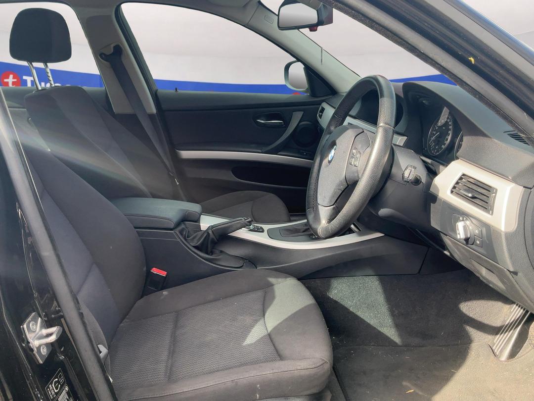 Photo '6' of BMW 3 Series 320I Photo '6' of BMW 3 Series 320I