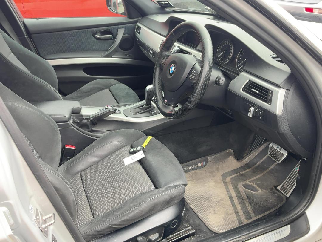 Photo '10' of BMW 3 Series 320I Touring Photo '10' of BMW 3 Series 320I Touring