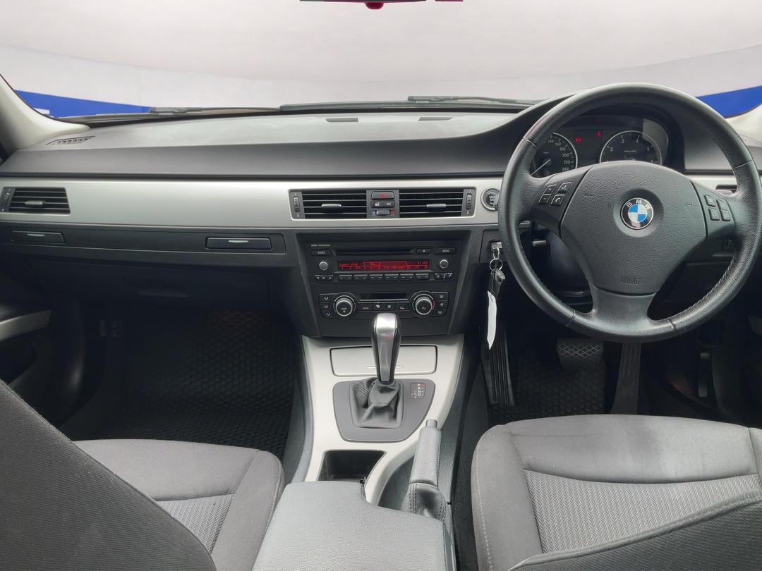 Photo '10' of BMW 3 Series 320I Photo '10' of BMW 3 Series 320I