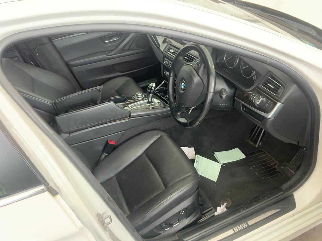 Photo '8' of BMW 5 Series 550I Photo '8' of BMW 5 Series 550I