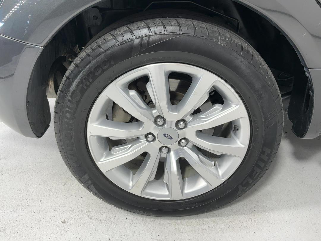 Photo '12' of Ford Territory