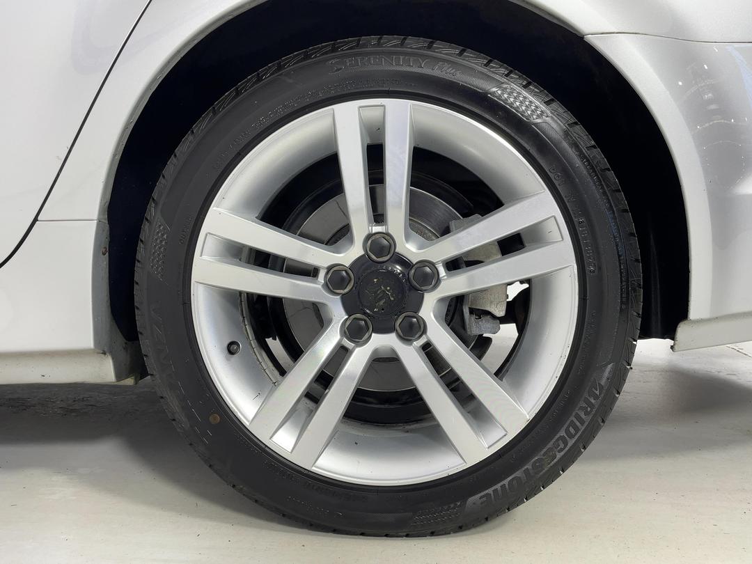 Photo '11' of Holden Commodore