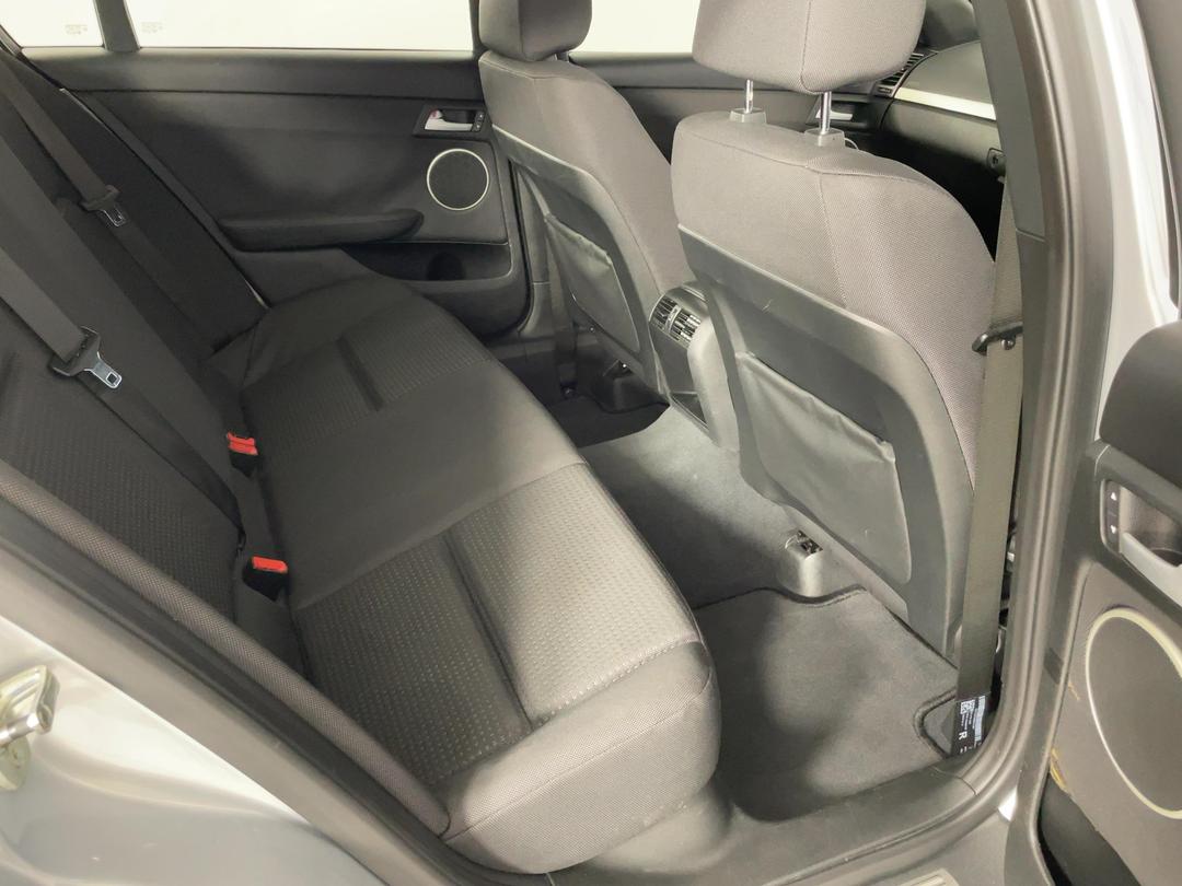 Photo '20' of Holden Commodore