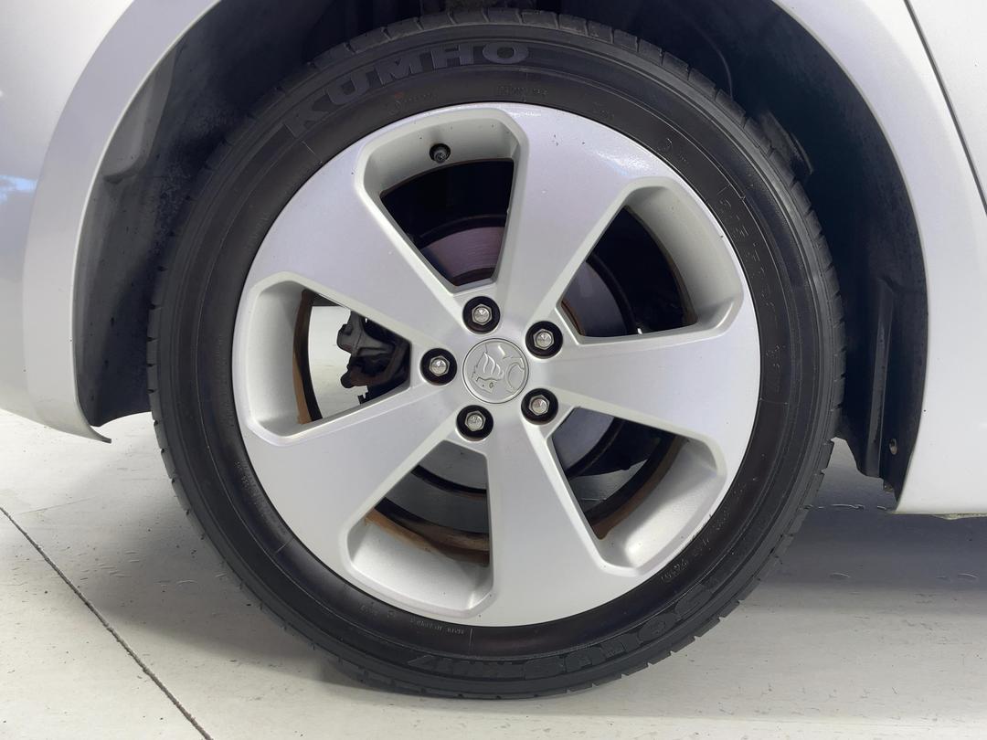 Photo '12' of Holden Cruze