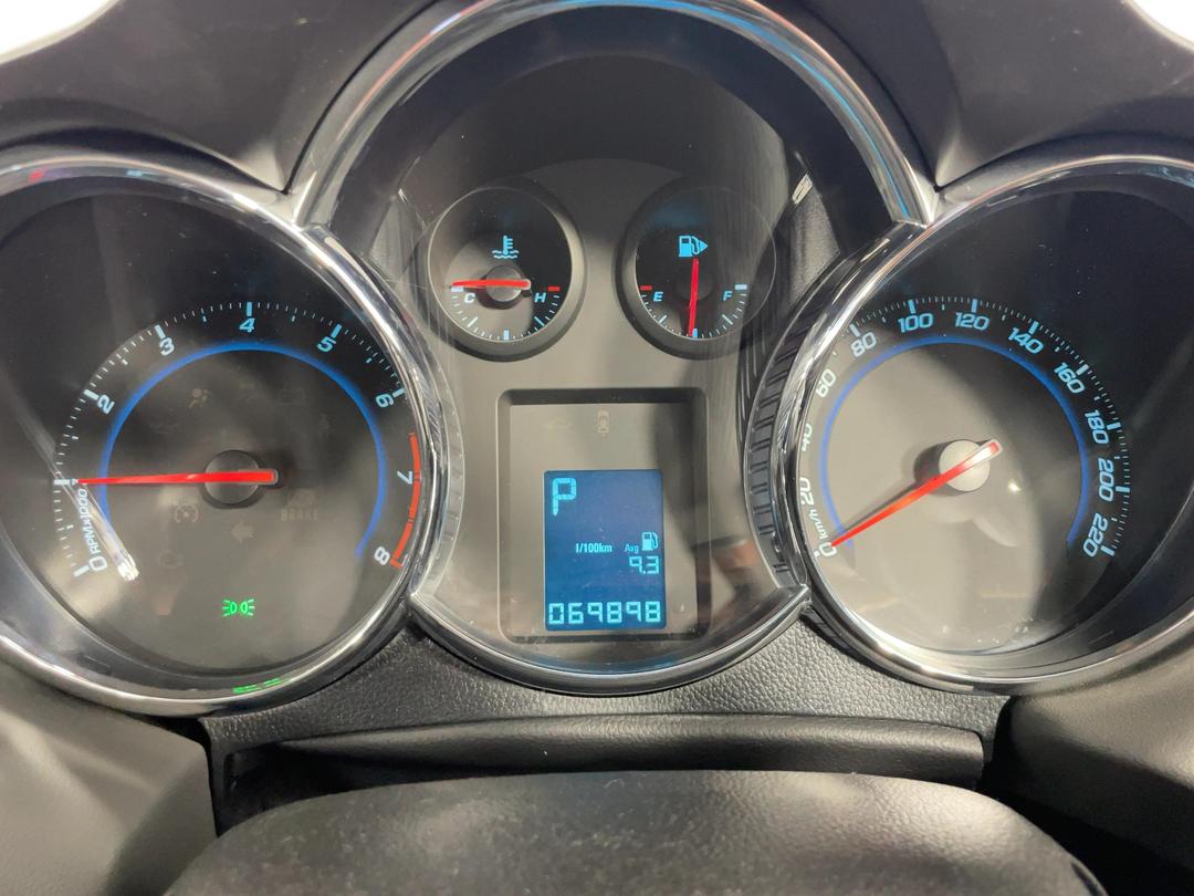 Photo '21' of Holden Cruze