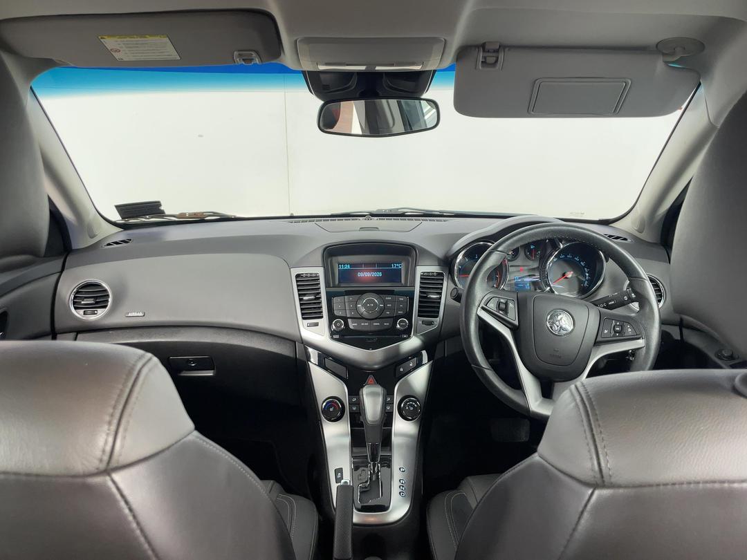 Photo '17' of Holden Cruze
