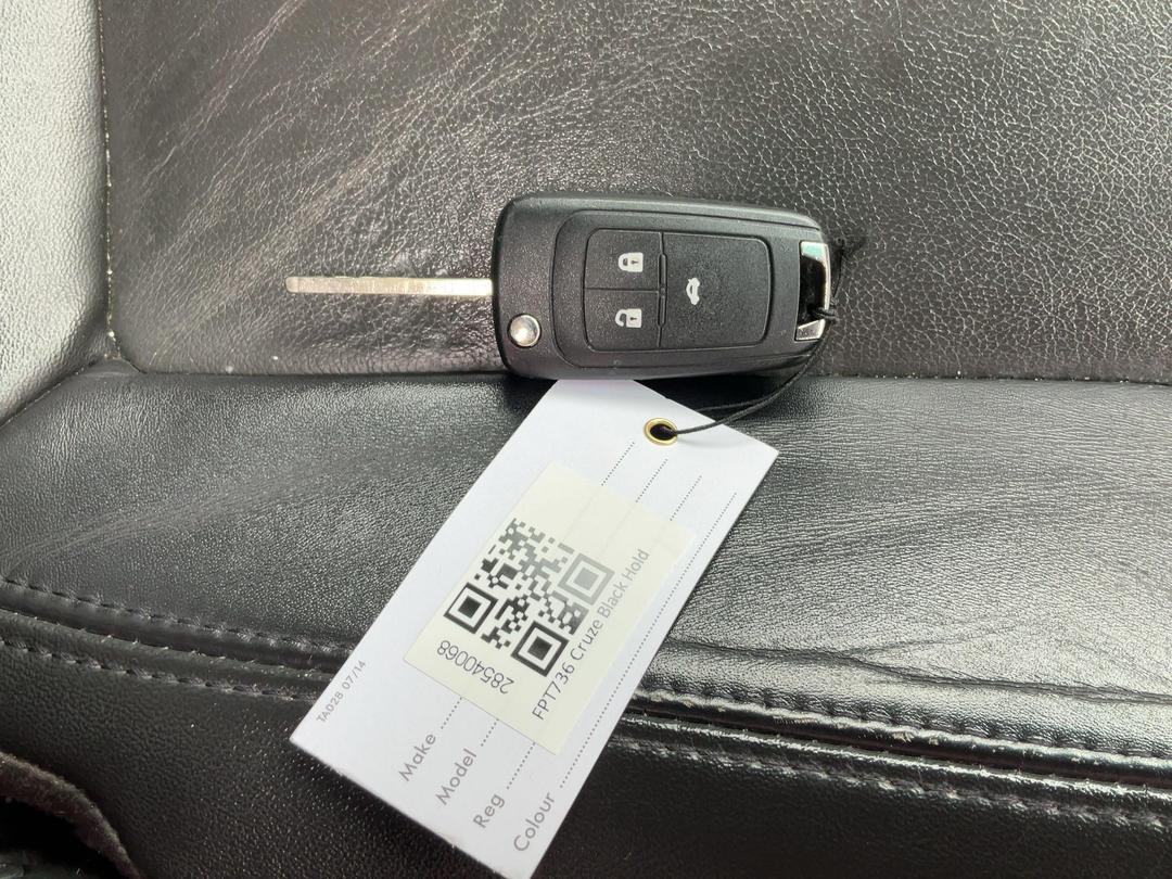 Photo '14' of Holden Cruze CDX Photo '14' of Holden Cruze CDX