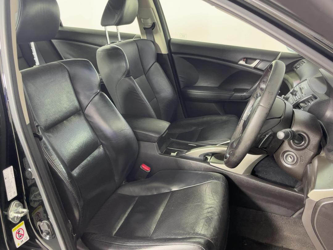 Photo '16' of Honda Accord