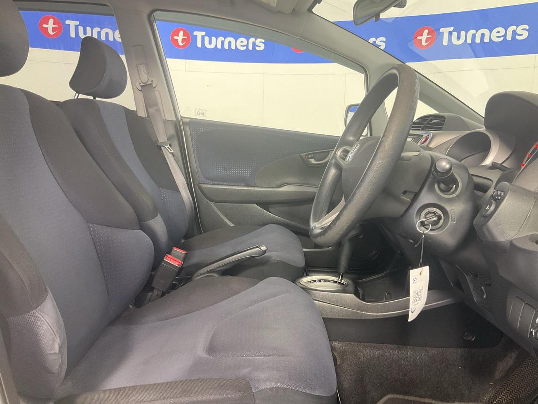 Photo '16' of Honda FIT