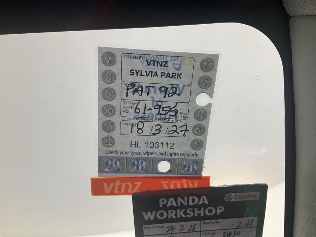 Photo '24' of Honda FIT