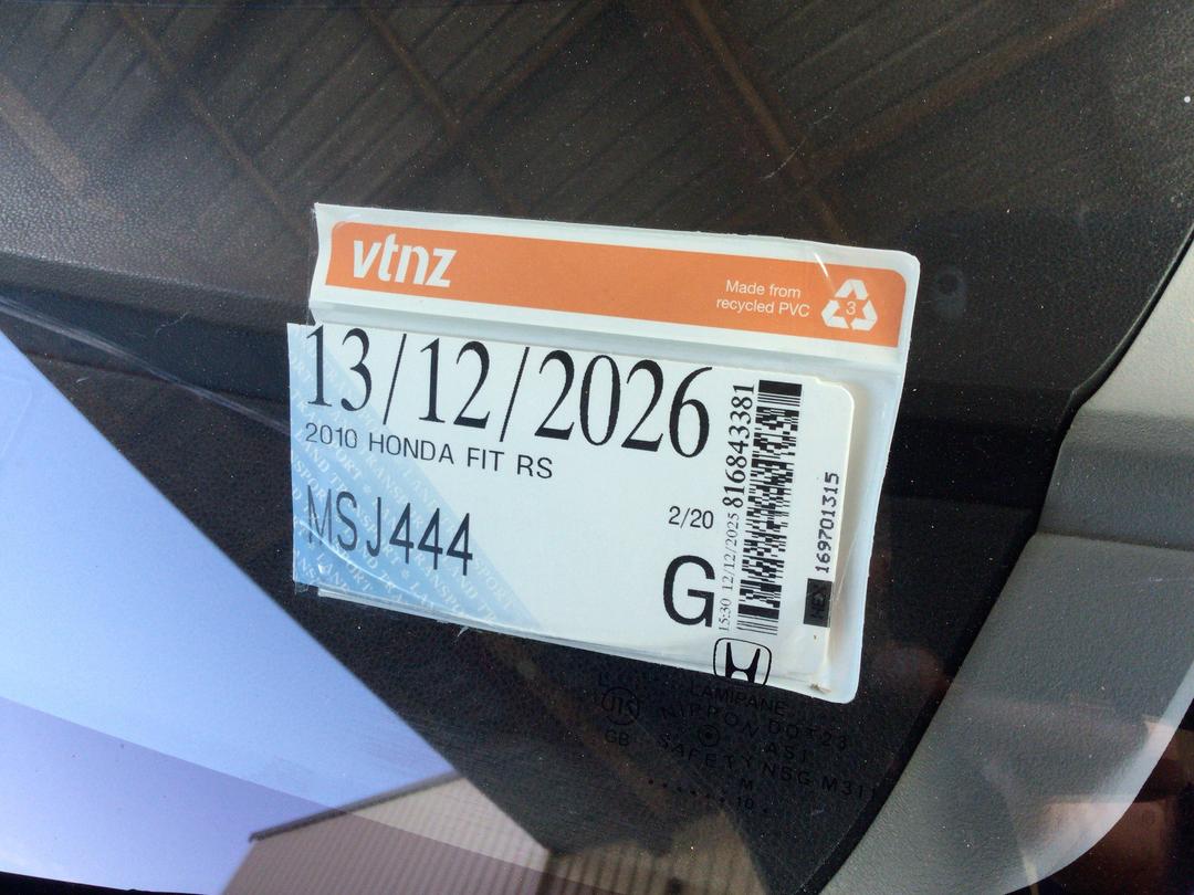 Photo '24' of Honda FIT RS