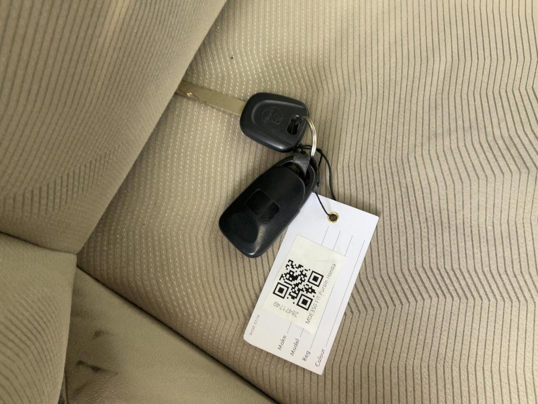 Photo '23' of Honda FIT Photo '23' of Honda FIT