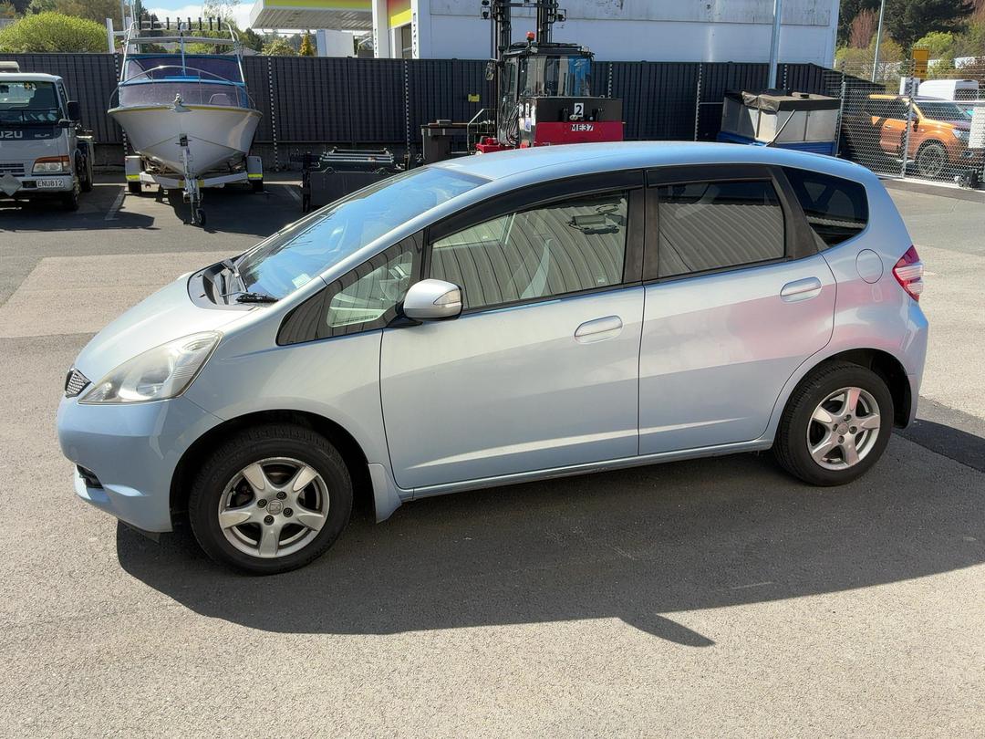 Photo '3' of Honda FIT Photo '3' of Honda FIT