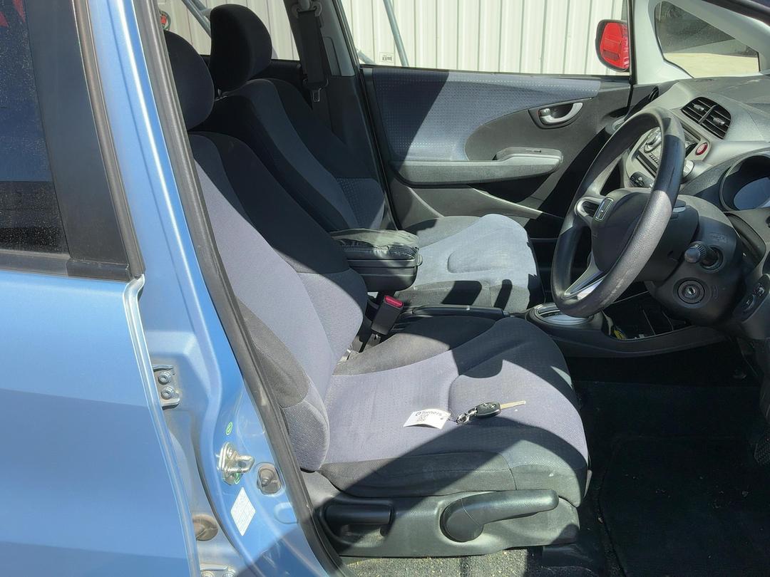 Photo '16' of Honda FIT Photo '16' of Honda FIT