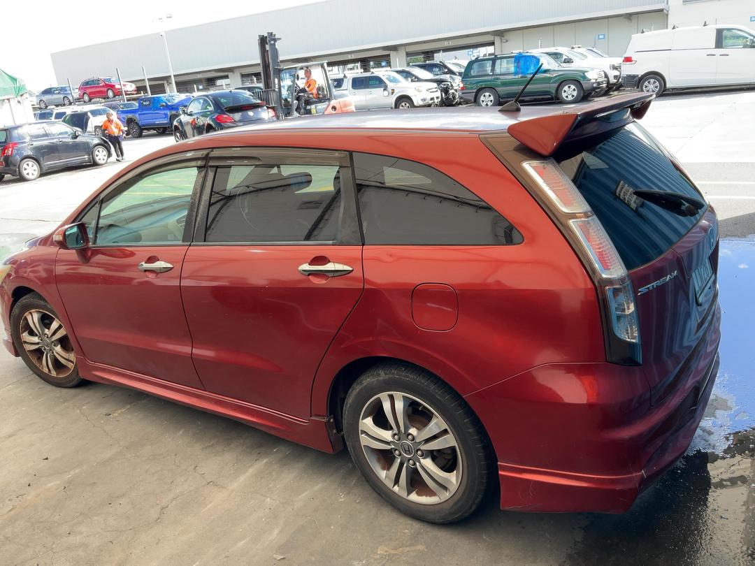 Photo '4' of Honda Stream