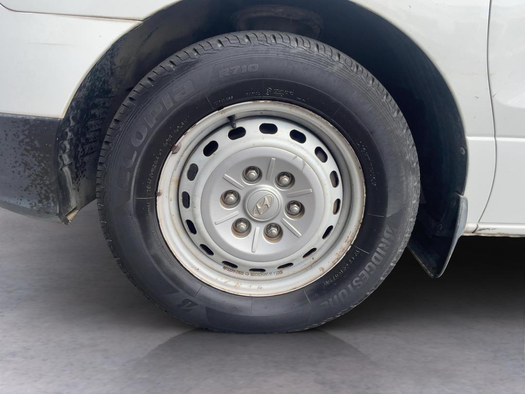 Photo '10' of Hyundai H1