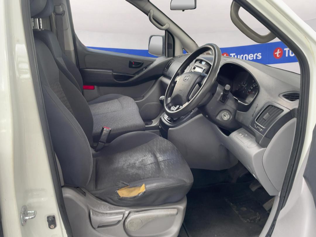 Photo '16' of Hyundai H1